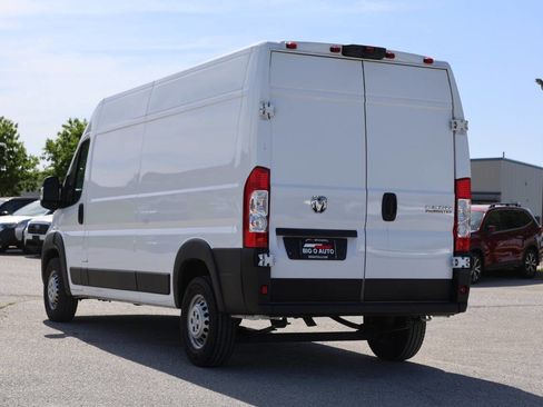 Used 2025 RAM ProMaster 2500 w/ Convenience Group FWD image 11