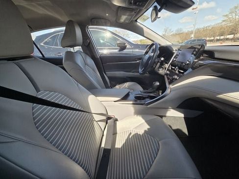 Used 2024 Toyota Camry SE image 14