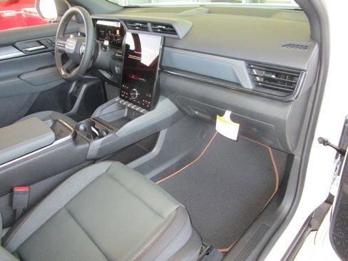 New 2026 GMC Terrain AT4 w/ Technology Package II image 28