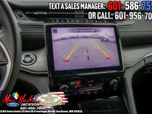 Used 2023 Jeep Grand Cherokee Limited image 16