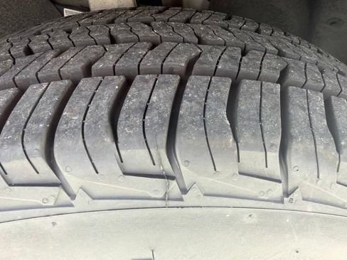 Used 2018 Jeep Grand Cherokee Laredo RWD image 30