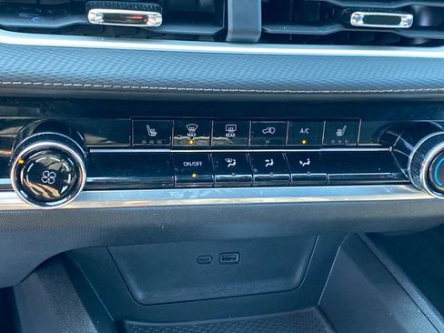 Certified 2026 Chevrolet Equinox LT AWD/4WD image 13