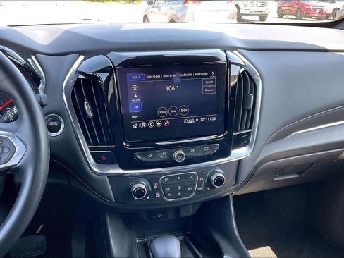 Used 2023 Chevrolet Traverse LT AWD/4WD image 6