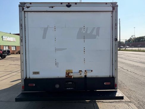 Used 2020 Chevrolet Express 3500 w/ Power Convenience Package RWD image 6