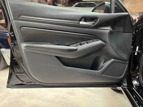 Used 2019 Nissan Altima 2.5 SR FWD image 29