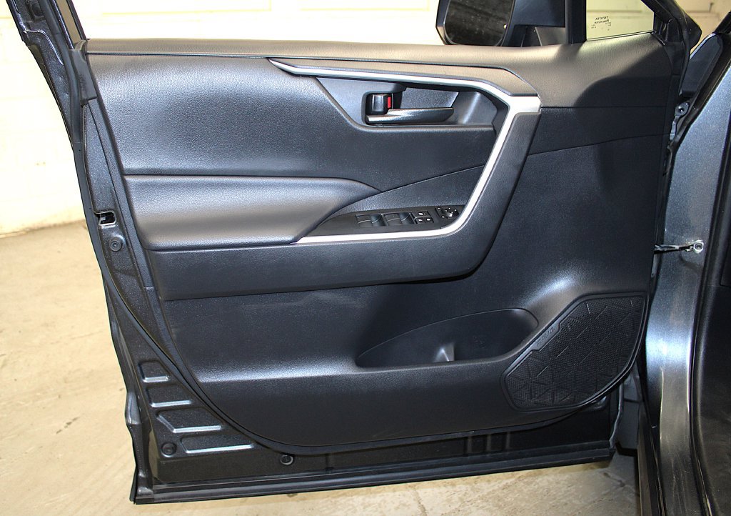 Used 2020 Toyota RAV4 LE w/ All Weather Liner Package AWD/4WD image 24