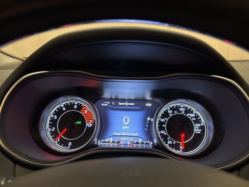 Used 2019 Jeep Cherokee Overland image 13