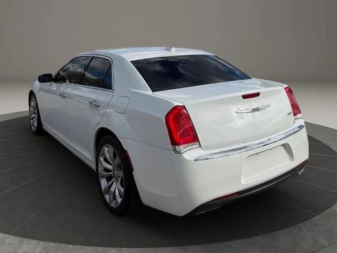 Used 2019 Chrysler 300 Limited RWD image 5