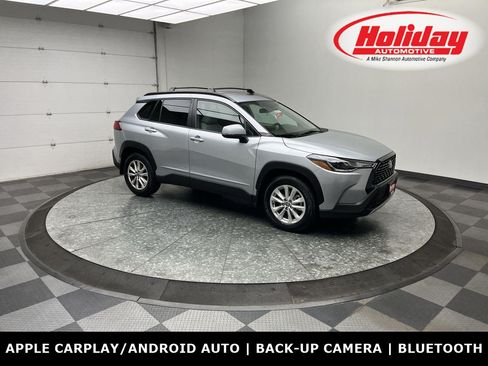 Used 2022 Toyota Corolla Cross LE AWD/4WD image 1