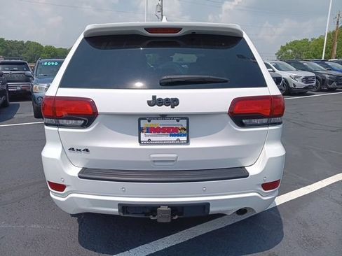 Used 2020 Jeep Grand Cherokee Altitude AWD/4WD image 3