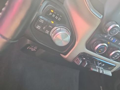 Used 2019 RAM 1500 Laramie AWD/4WD image 23