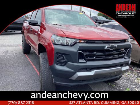 Used 2024 Chevrolet Colorado Trail Boss w/ Advanced Trailering Package AWD/4WD image 1