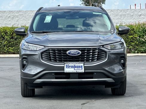 New 2025 Ford Escape SE w/ Class II Trailer Tow Package image 9