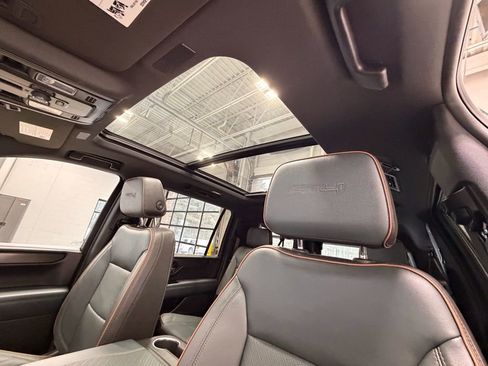 Used 2025 GMC Yukon XL AT4 w/ AT4 Premium Package image 27