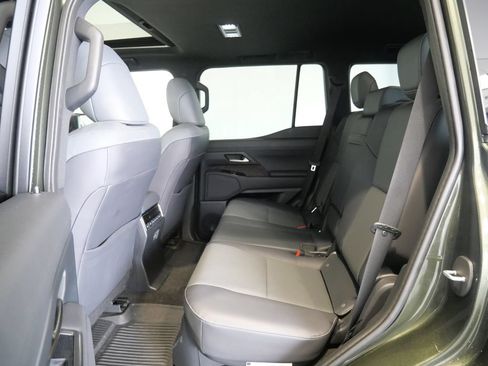Used 2024 Lexus GX 550 w/ Accessory Package (2T) AWD/4WD image 25