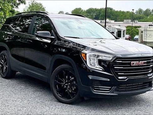 Used 2022 GMC Terrain SLE w/ Driver Convenience Package AWD/4WD image 2