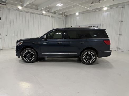 Used 2021 Lincoln Navigator Black Label w/ Cargo Convenience Package AWD/4WD image 2