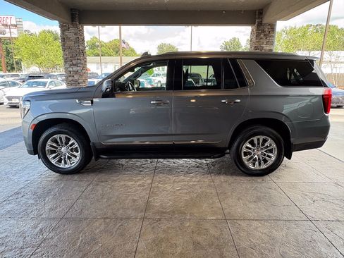 Used 2021 GMC Yukon SLT w/ Rear Media and Nav Package AWD/4WD image 9