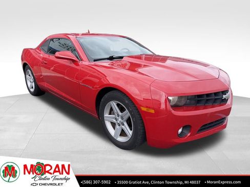 Used 2010 Chevrolet Camaro LT RWD image 2