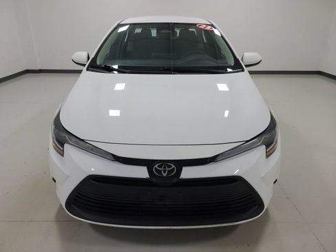Used 2023 Toyota Corolla LE FWD image 2