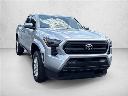 Certified 2024 Toyota Tacoma SR5 AWD/4WD image 3