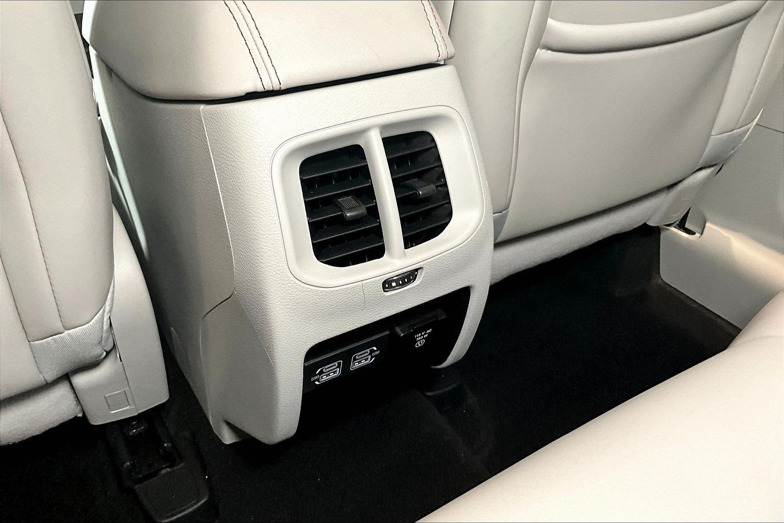 Used 2021 Jeep Cherokee Latitude Lux w/ Comfort/Convenience Group FWD image 11