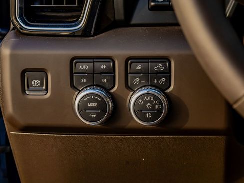 Used 2024 GMC Sierra 2500 Denali w/ Denali Reserve Package image 23