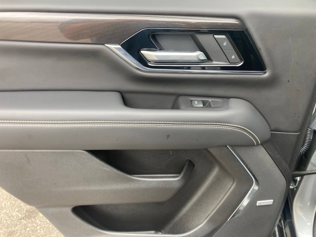 Certified 2025 GMC Yukon Elevation AWD/4WD image 12