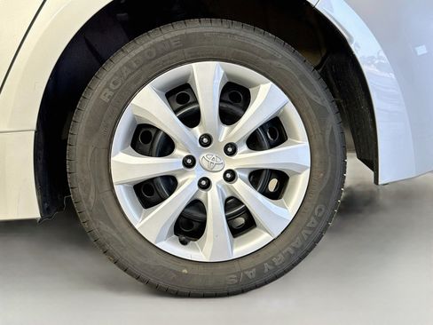 Certified 2024 Toyota Corolla LE FWD image 30