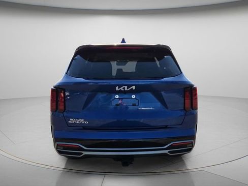 Used 2023 Kia Sorento S image 8