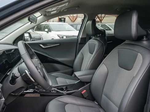 Certified 2025 Kia Niro EX FWD image 19