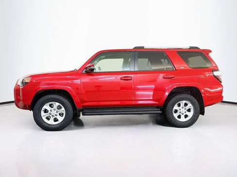 Used 2024 Toyota 4Runner SR5 Premium image 4