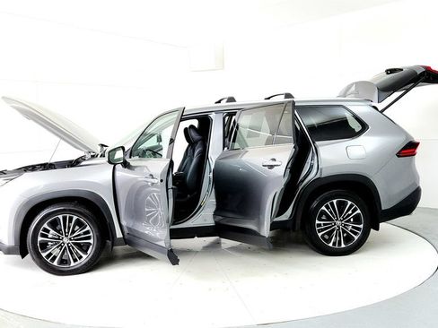 Used 2025 Toyota Grand Highlander AWD Hybrid image 10