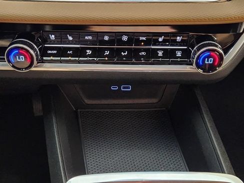 Used 2025 Chevrolet Equinox ACTIV w/ Convenience Package III FWD image 20