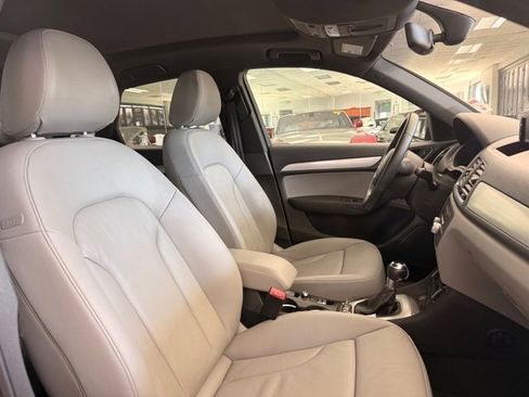 Used 2018 Audi Q3 2.0T Premium w/ Convenience Package image 9