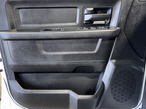 Used 2024 RAM 3500 Tradesman w/ Chrome Appearance Group image 34