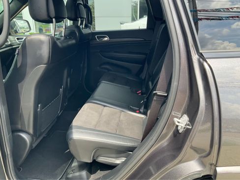 Used 2019 Jeep Grand Cherokee Altitude AWD/4WD image 20