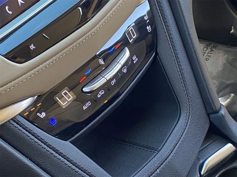 Certified 2022 Cadillac XT5 Premium Luxury w/ Platinum Package image 30