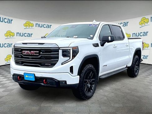 Used 2024 GMC Sierra 1500 AT4 w/ Technology Package AWD/4WD image 4