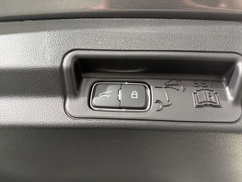 Used 2025 Ford Explorer Active w/ Active Comfort Package image 14