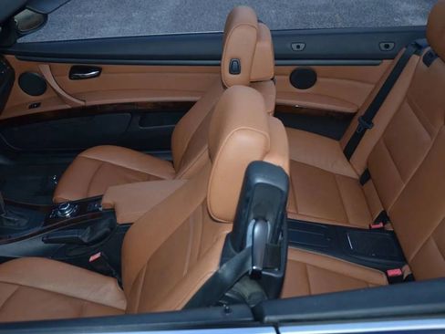 Used 2013 BMW 328i Convertible image 11