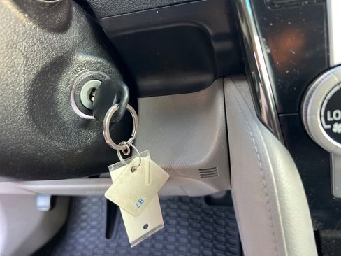 Used 2014 Toyota Camry FWD image 27