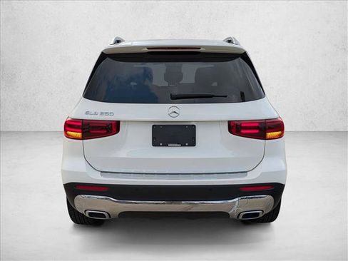 Used 2025 Mercedes-Benz GLB 250 image 6