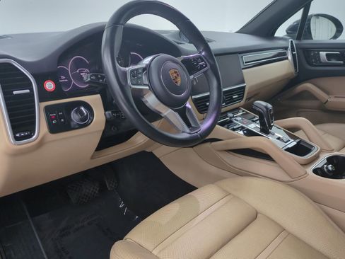 Certified 2023 Porsche Cayenne Platinum Edition AWD/4WD image 4