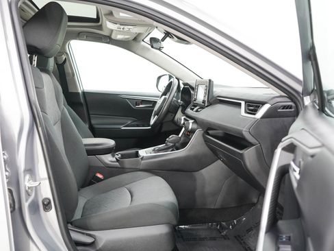 Used 2022 Toyota RAV4 XLE w/ Convenience Package AWD/4WD image 11