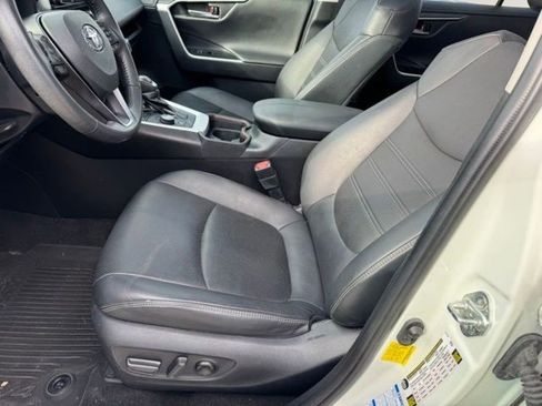 Used 2021 Toyota RAV4 Limited AWD/4WD image 5