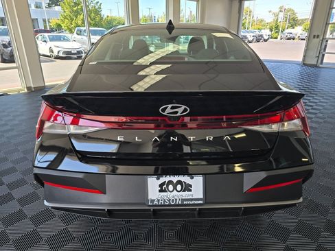 New 2026 Hyundai Elantra Sport FWD image 4