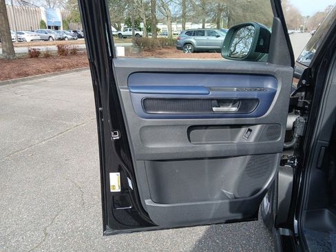 New 2025 Volkswagen ID. Buzz Pro S image 10