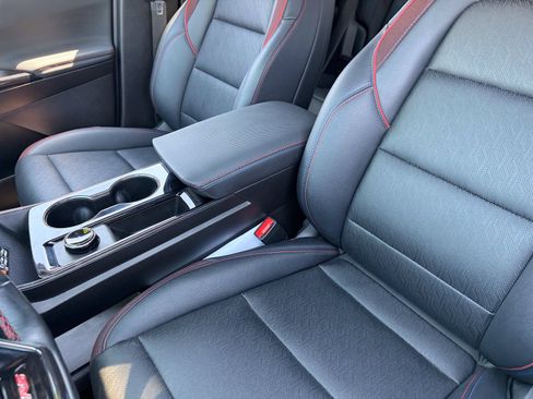 Used 2025 Chevrolet Equinox RS FWD image 17