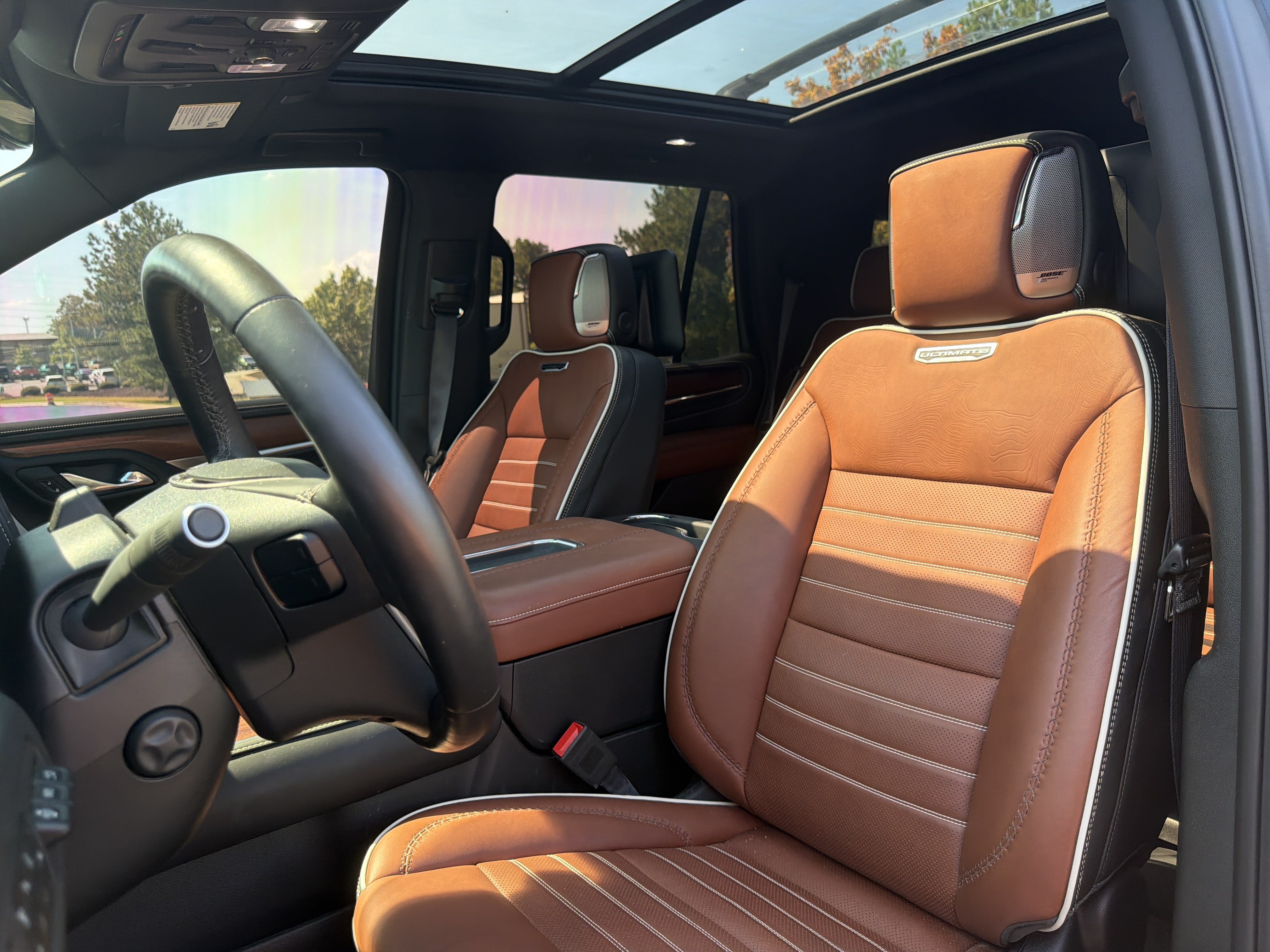 Used 2023 GMC Yukon Denali Ultimate w/ LPO, Floor Liner Package AWD/4WD image 8